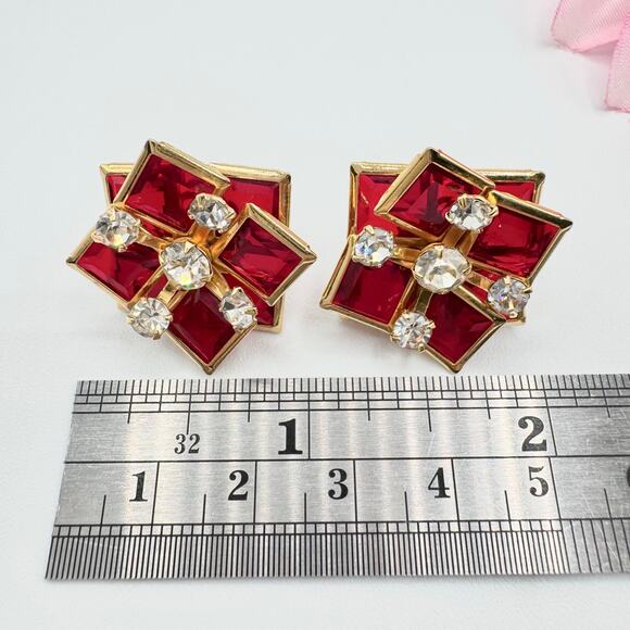 Vintage Red Square Crystal Dimensional
Bezel Set Layered Cluster Earrings - Picture 10 of 12